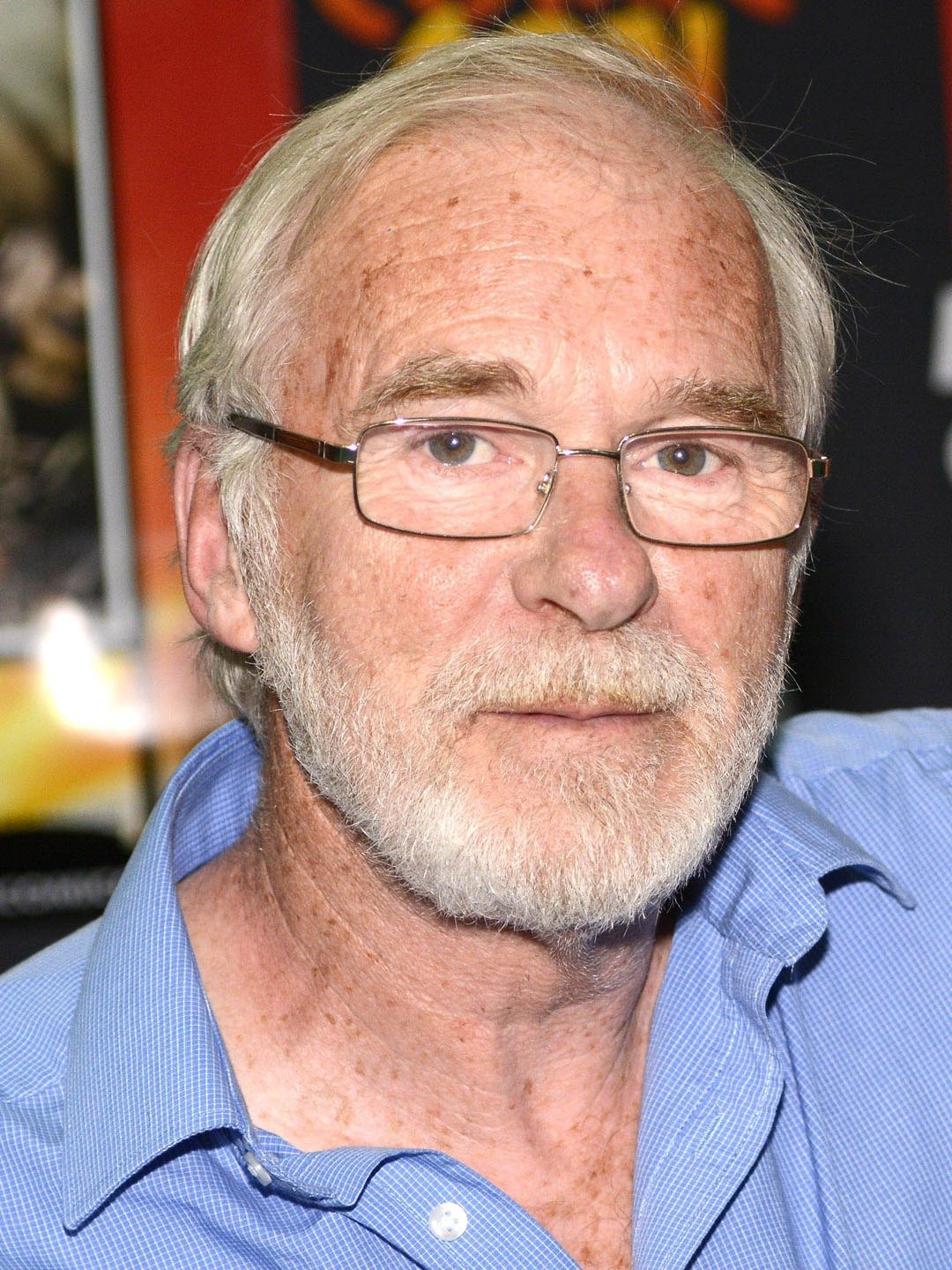 How tall is Ian McElhinney?